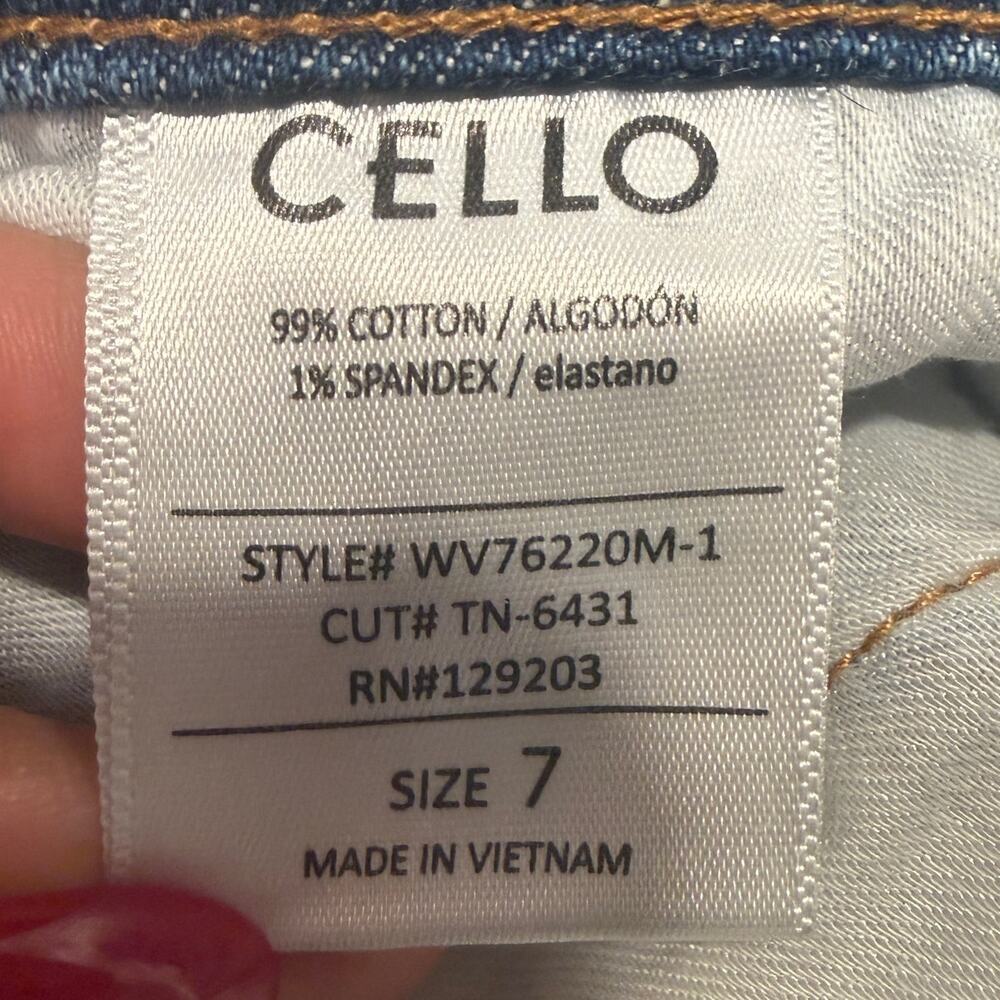 Cello High Rise Straight Leg Cropped Mom Jean 28x27 Chic Casual Classic Modern - Picture 6 of 9